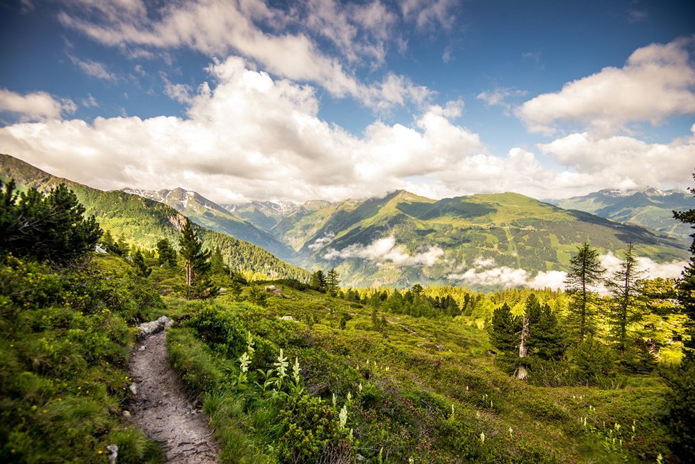 Hotel Eden Rock Bad Gastein Bagian luar foto